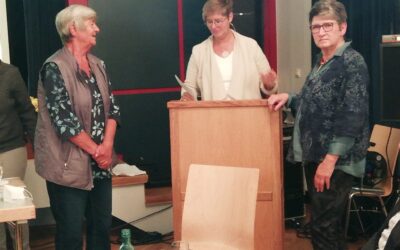Präsidentin Elisabeth Brunkhorst zu Gast – Silberne Bienen mit grünem Stein an Marlen Weißbrich und Christiane Gruber verliehen